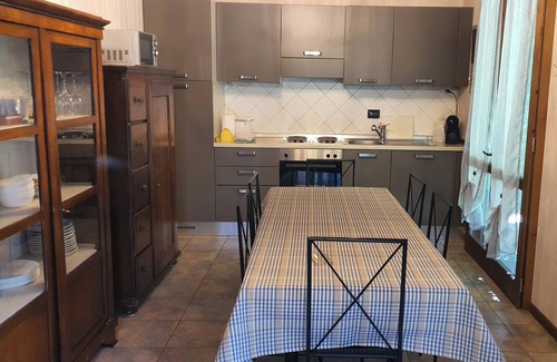 Desenzano del Garda Casa | Vacaciones relajantes en nombre de la tranquilidad y total discreción.