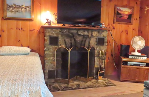 Meredith Cabaña | Cottage with beach access, a fireplace, yard, grill, cable & golf nearby