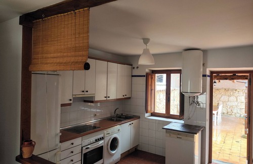 Orejana Cabaña | Casa rural con jardín, chimenea y barbacoa. Ubicada en zona con encanto único.