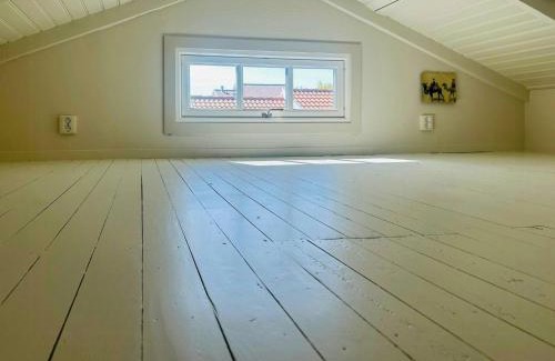 Varberg Casa | Cottage With Glass Porch By Apelviken Beach