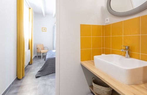 Cherrueix Cabaña | Casa rural con piscina climatizada en la bahía de Mont St Michel a 500 m de la orilla.