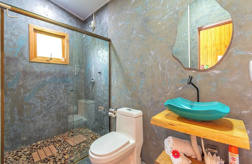 Tres Coroas Chalet De Esquí | Cottage with Hot Tub Near Buddhist Temple