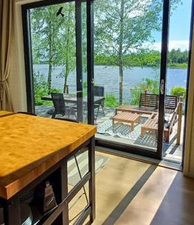 Sandviken Casa | Cottage With Lake View And Boat At Lake Storsjön