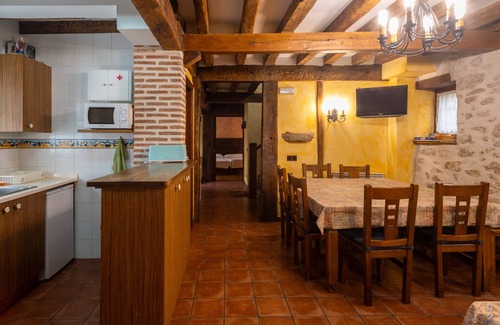 Agurain Casa | Casita de campo 'Zadorra Etxea Casa' con vistas a la montaña, terraza privada y Wi-Fi