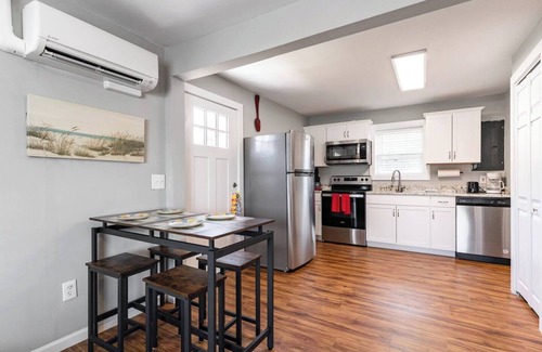 Atlantic Beach Casa | Cottages @ Pearl Beach - Walk to Beach -Suite A
