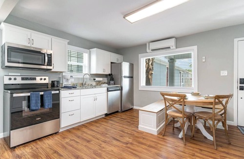 Atlantic Beach Casa | Cottages @ Pearl Beach -Walk To Beach-Suite B