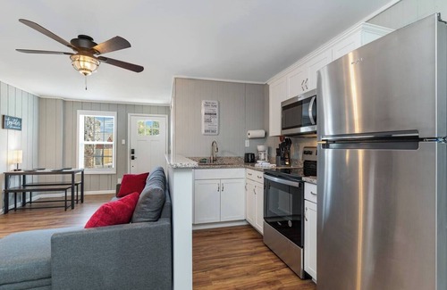 Atlantic Beach Casa | Cottages @ Pearl Beach -Walk To Beach- Suite D