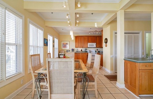 Ocean Isle Beach Condominio | "PLAYA HA TENIDO" NUEVO LISTADO! Vista al mar-club de piscina-directamente a través de acceso a la playa