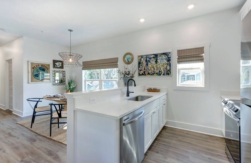 Thunderbolt Condominio | Cotton Bleu- Coastal Convenience & Close to SAV by Lucky Savannah