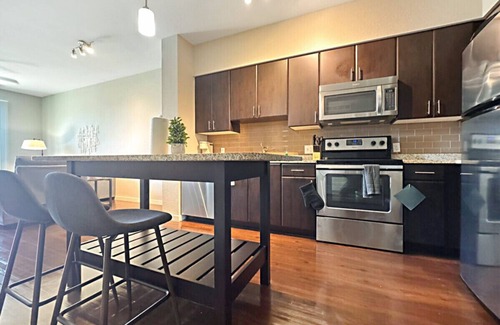 St. Petersburg - Clearwater Apartamento | Top Floor Luxury Living, Downtown St. Pete