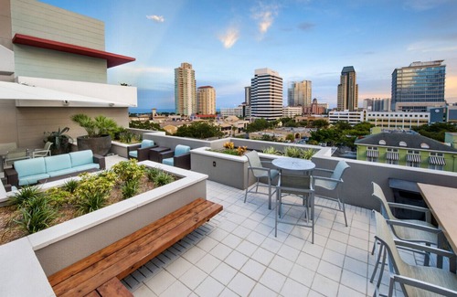 St. Petersburg - Clearwater Apartamento | Top Floor Luxury Living, Downtown St. Pete