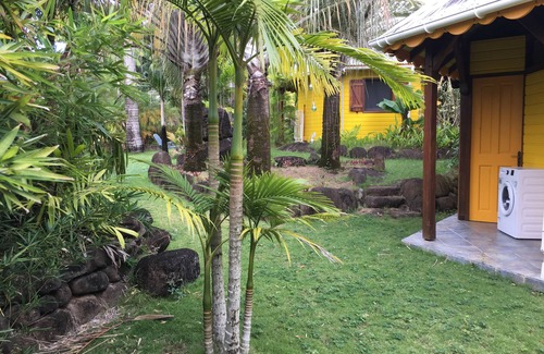 Malendure Casa | Couleur Soleil Bouillante Bungalows originales en jardín tropical TRANQUILO