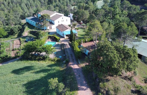 Sant Salvador de Guardiola Apartamento | Casa rural 'Set Rengs 1' con vistas a la montaña, piscina compartida y Wi-Fi