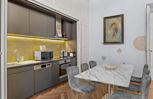 Belvaros - Lipotvaros Apartamento | Count Zrinyi Basilica Luxurious Residence