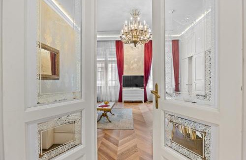 Belvaros - Lipotvaros Apartamento | Count Zrinyi Basilica Luxurious Residence
