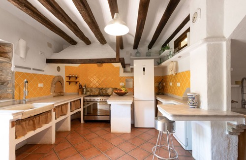 Els Hostalets de Pierola Casa | Casa rural 'La Isla Verde' con vistas a la montaña, piscina privada y Wi-Fi