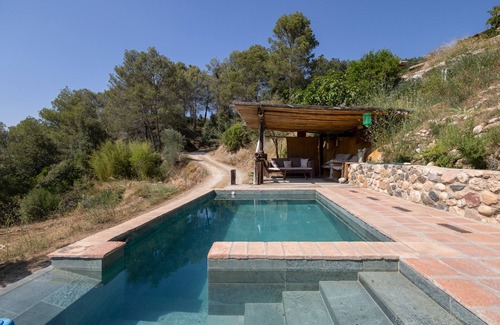 Els Hostalets de Pierola Casa | Casa rural 'La Isla Verde' con vistas a la montaña, piscina privada y Wi-Fi