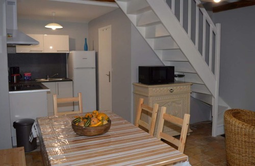 Saint-Nicolas-des-Motets Cabaña | Gîte paisible près d'Amboise et Blois avec jardin, jeux pour enfants, WIFI et confort moderne.