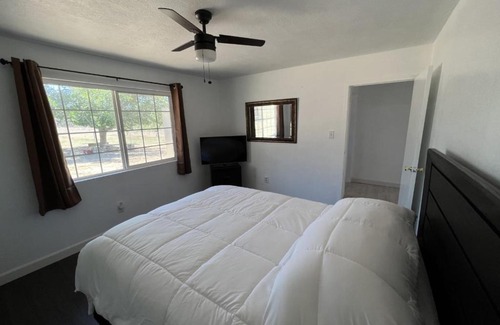 Lake Isabella Casa | Country Bungalow with Jacuzzi on over 2 Acres