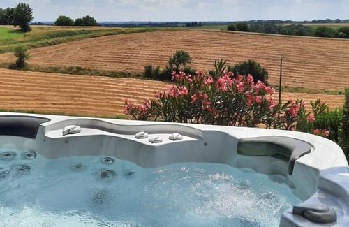 La Salvetat-Belmontet Casa | Country cottage with pool and spa just for you.