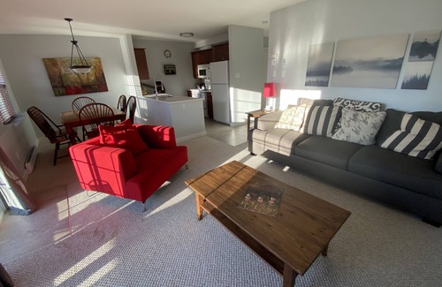 Saint-Faustin-Lac-Carre Condominio | Country charm, with the amenities of a condo village at your feet
