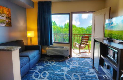 Pigeon Forge Hotel | Country Cascades Waterpark Resort