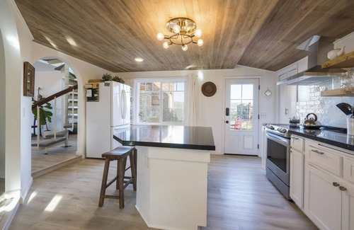 Callender Casa | Country Castle: 4 acres, Gorgeous Views, Close to Town and Ocean