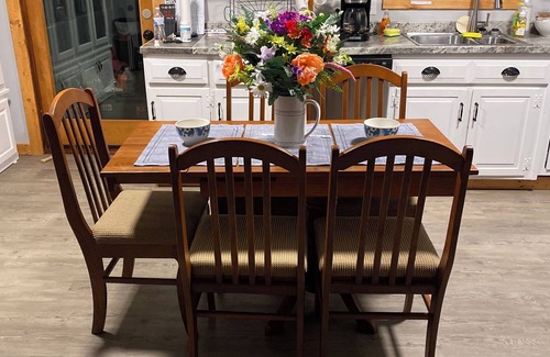 Estill Springs Casa | Country Charmer near lake new hot tub handicap accessible Extended stay