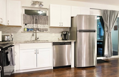 Keller Casa | Country Chic in Fort Worth | Pets OK + NASCAR Nearby