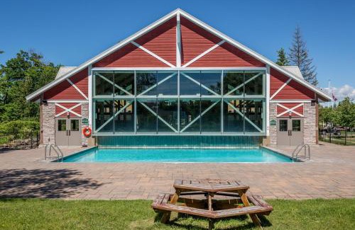 Oro-Medonte Apartamento | Country Club Charm - 4-Bed Radiant Resort Condo