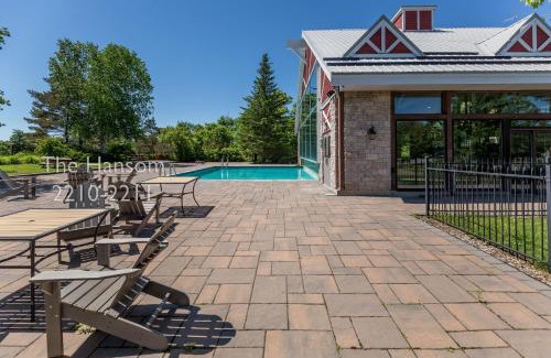 Oro-Medonte Apartamento | Country Club Charm - 4-Bed Radiant Resort Condo