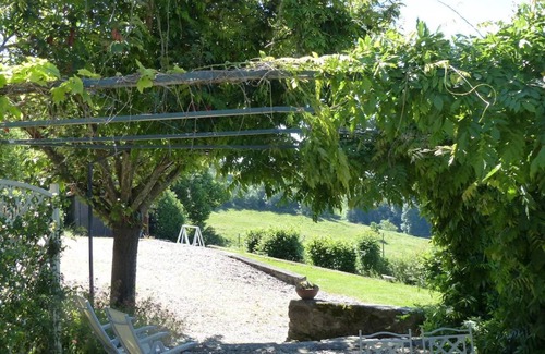 Vernet-la-Varenne Cabaña | Country cottage near a lake