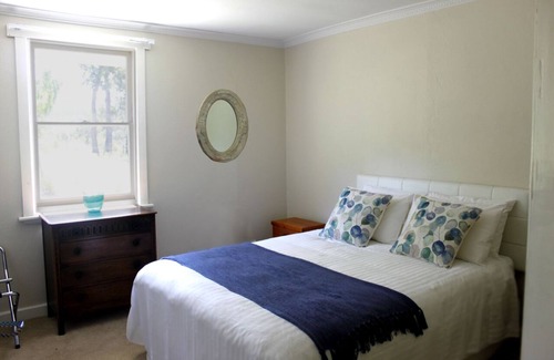 Port Huon Casa | Country Cottage Accommodation overlooking Huon River