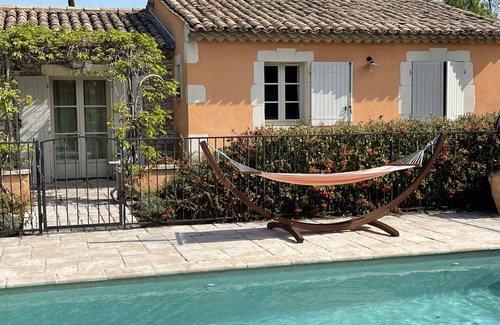 Pont-Saint-Esprit Casa | Casa de campo con piscina, para 8 personas, totalmente equipada.