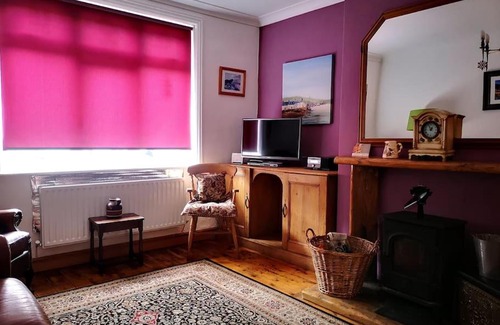 Seaham Casa | Country cottage by a stream. Seaham Seaglass area.