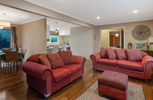 Grantville Casa | Country Cottage by The Bay