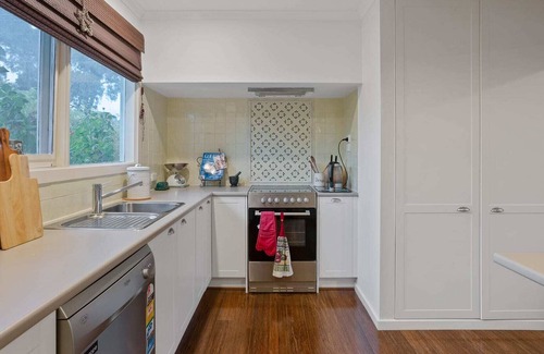 Grantville Casa | Country Cottage by The Bay
