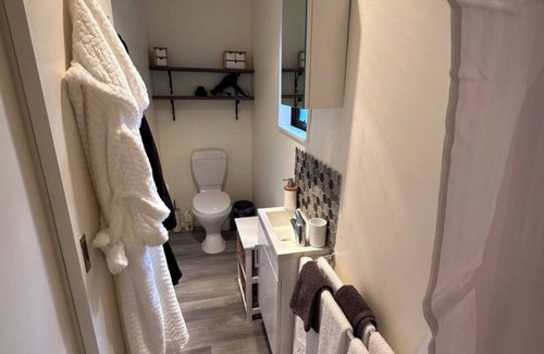 West Melton Cabaña | Country cottage close to airport (pet friendly)