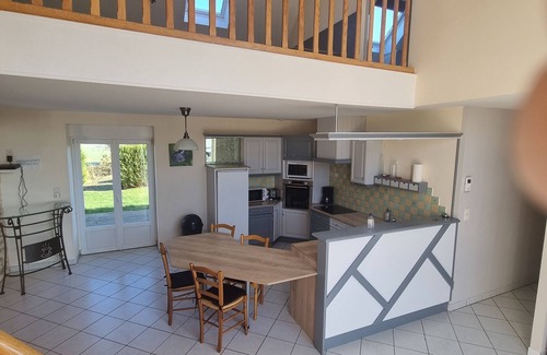 Mont-Saint-Jean Villa | casa de campo con piscina cubierta y un jacuzzi para 14 personas