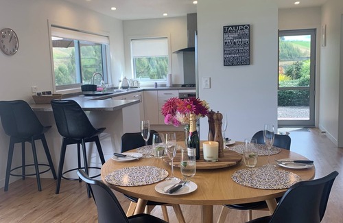 Wairakei Casa | Country Cottage in an idyllic setting and just minutes from action packed Taupō!