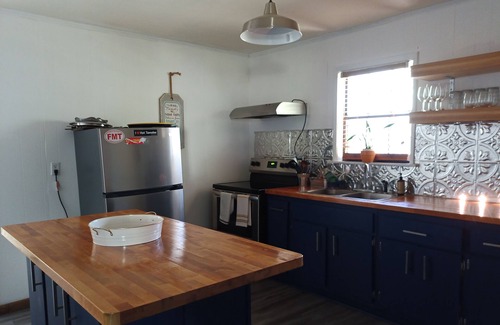 Roxie Casa | Country cottage in fantastic Natchez with WiFi, AC