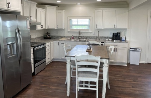 Rayne Casa | Country Cottage in Roberts Cove