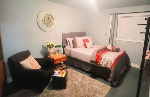Castro Valley Casa | Country Cottage in the w Gorgeous San Francisco Bay Area Views on 2acres!