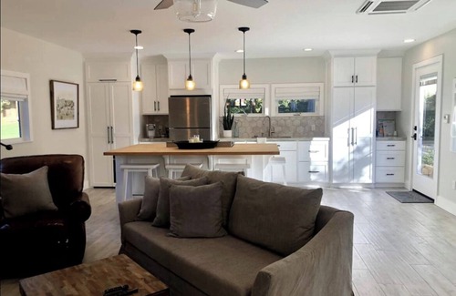 Ojai Cabaña | Country cottage just outside Ojai and close to nearby hiking trails