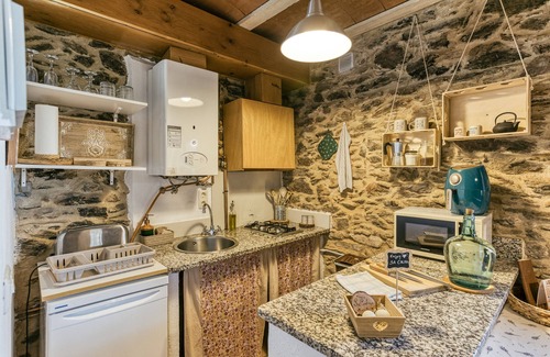 Susqueda Cabaña | Casita de campo 'La Rústika' con vistas a la montaña, jardín compartido y Wi-Fi