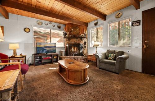 Big Bear Casa | Country Cottage - Near Hiking Trails, Fireplace, Deck, Barbecue
