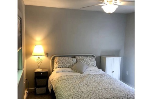 Meredith Cabaña | Country Cottage Short Walk to Downtown Meredith!