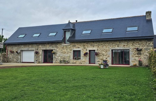 Bourbriac Casa | Country cottage with indoor pool La maison du Bonheur