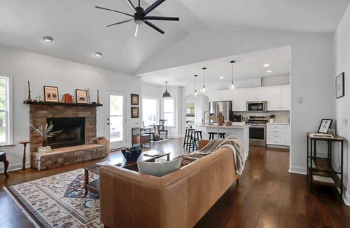 Kedron Otro | Country Farmhouse at The Waylan - Great for Groups!