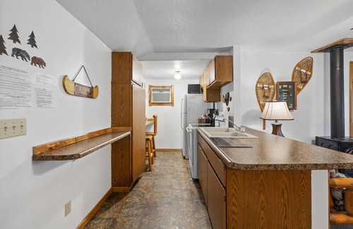 Rapid City Cabina | Country Feel - In Town Appeal Cottage - In Rapid City On Canyon Lake Thirty Minutes from Mt Rushmore
